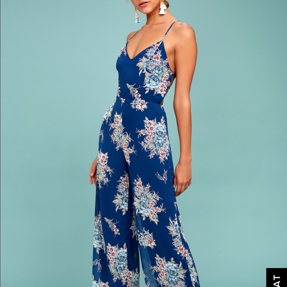 Lulu’s Navy Floral Print jumpsuit NWT